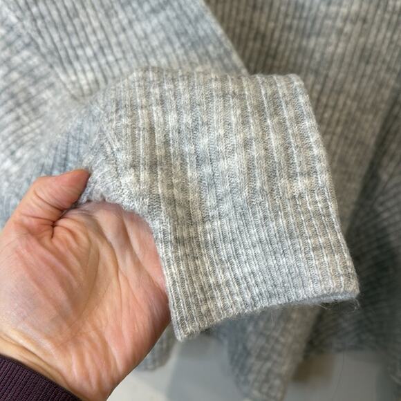 NWT Lilly Pulitzer Arienza Dolman Heathered Lunar Gray Knit Sweater Size XXS - Picture 8 of 9